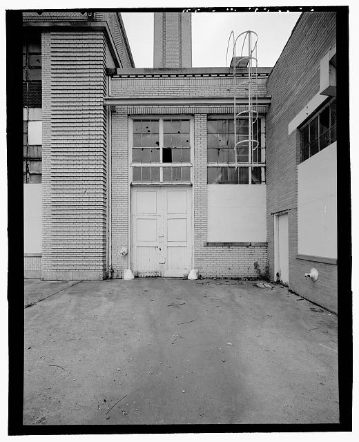 Ford Alexandria Plant FROM PIER, DETAIL OF ORIGINAL NORTH SIDE DOOR BAY 