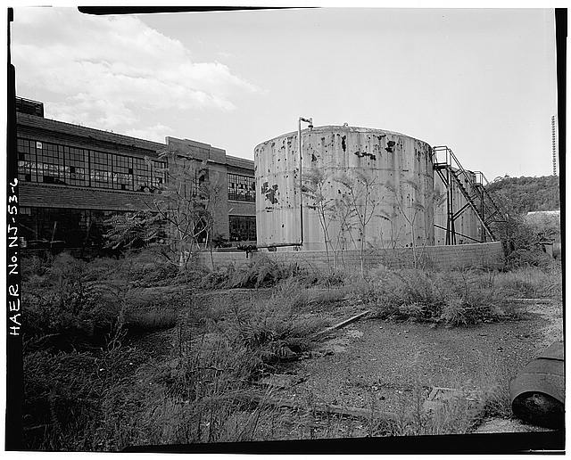 Ford Edgewater Assembly Plant TANK POND WITH OIL TANKS, VIEW EAST