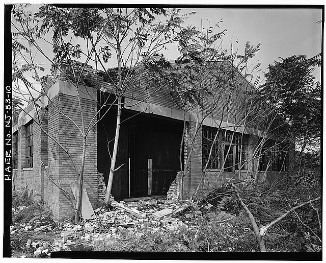 Ford Edgewater Assembly Plant OIL HOUSE, VIEW NORTHWEST SHOWING EAST ELEVATION