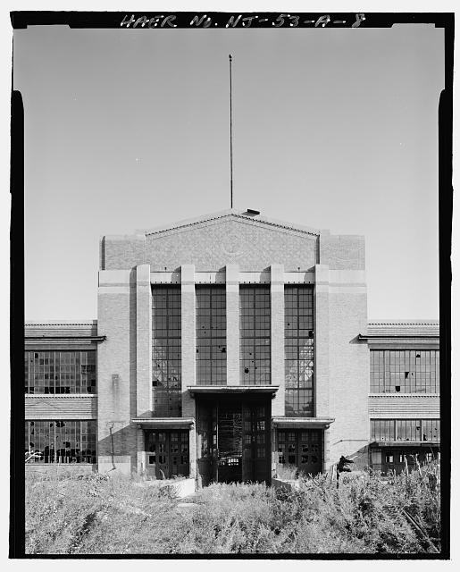 Ford Edgewater Assembly Plant CENTRAL PAVILION, WEST FACADE, TO SOUTHEAST