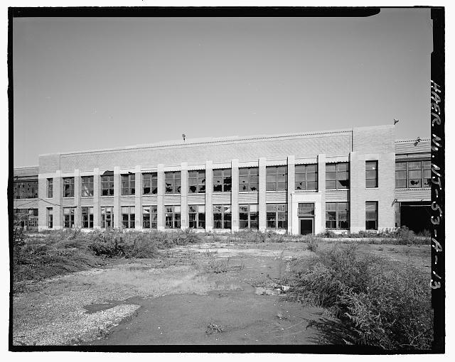 ord Edgewater Assembly Plant ADMINISTRATIVE PAVILION, SOUTH FACADE, TO NORTH