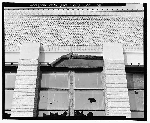 Ford Edgewater Assembly Plant DAMAGED LINTEL, ADMINISTRATIVE PAVILION FACADE, TO NORTH