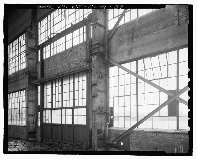 Ford Edgewater Assembly Plant MOTORIZED VERTICAL LIFT DOOR IN BAY 53, EXPORT CRANEWAY SOUTH WALL, TO SOUTHEAST