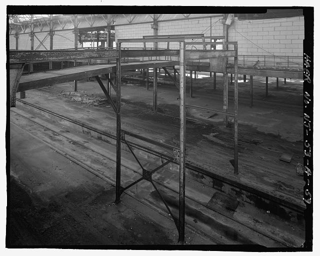 Ford Edgewater Assembly Plant SECOND FLOOR, STEEL OVERHEAD CONVEYOR SUPPORT FRAMEWORK ABUTTING FOOTBRIDGE, BAY 18, TO SOUTHEAST