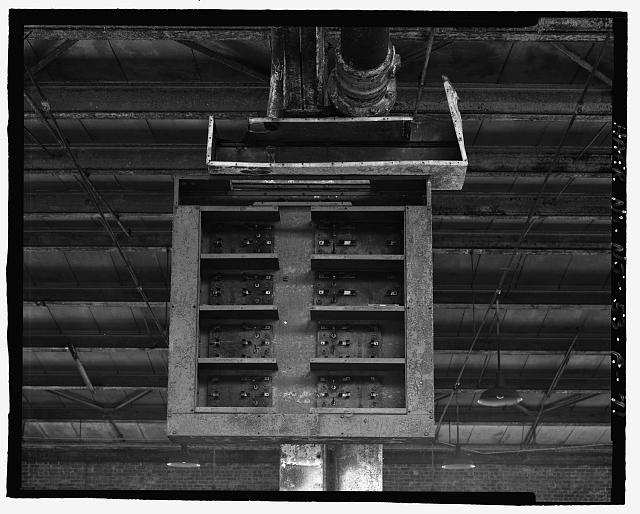 Ford Edgewater Assembly Plant SECOND FLOOR, REMAINS OF ELEVATED POWER CABINET, BAYS 52-53/2-3 SOUTH, TO NORTHEAST