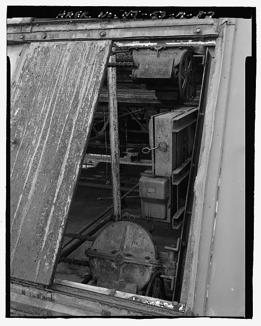 Ford Edgewater Assembly Plant SOUTHWEST MONITOR, WINDOW OPENING MECHANISMS, BAYS 39-40, TO NORTH