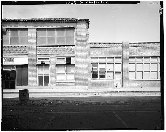 Ford Long Beach Assembly Plant SOUTH END OF TWO STORY OFFICE STRUCTURE. VIEW TO EAST. 