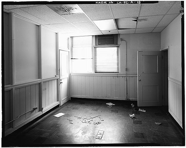 Ford Long Beach Assembly Plant CASHIER & BILLING OFFICE, LOWER FLOOR, ADMINISTRATIVE AREA. VIEW TO WEST.