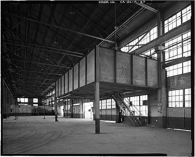 Ford Long Beach Assembly Plant OVERHEAD TOILET, SHOWER, CHANGE ROOM STRUCTURE. VIEW TO NORTH-NORTHEAST. 