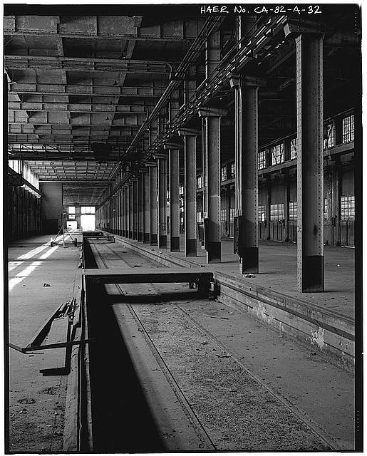 Ford Long Beach Assembly Plant SUNKEN RAIL SPUR. VIEW TO NORTH. 