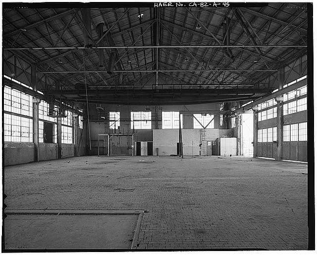 Ford Long Beach Assembly Plant SECOND FLOOR WAREHOUSE, WITH CRANE AND WOODEN BLOCK FLOORING. VIEW TO NORTH. 