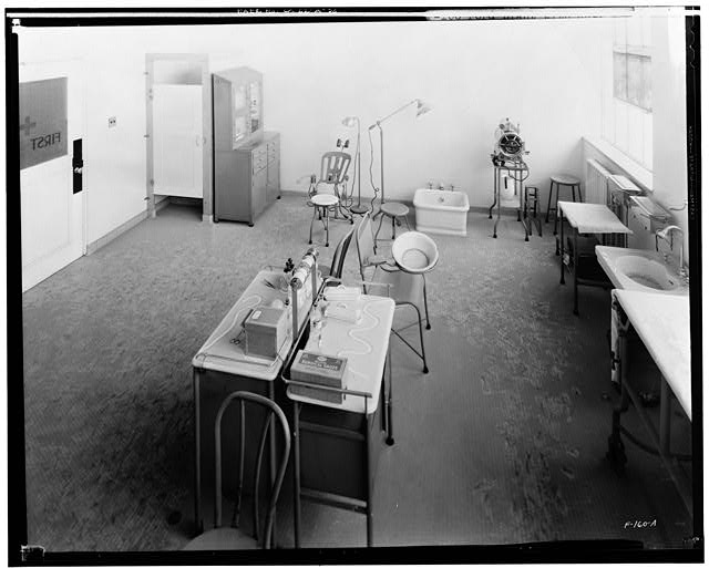 Ford Long Beach Assembly Plant Jan 11, 1933, INTERIOR-OFFICE BUILDING/ ASSEMBLY BUILDING, FIRST AID ROOM