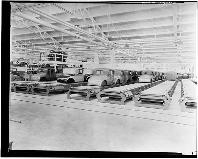 Ford Long Beach Assembly Plant Apr 13, 1930, INTERIOR-ASSEMBLY BUILDING, BODY STORAGE CONVEYOR 