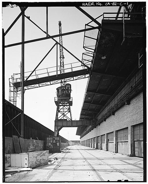 Ford Long Beach Assembly Plant FRONT OF CRANE, DIKE, AND SECOND FLOOR DECK FROM RAIL SPUR. VIEW TO SOUTH. 