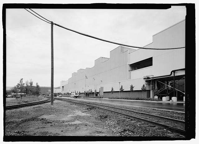 Ford River Rouge Plant B Building LOOKING N, PERSPECTIVE VIEW OF SE CORNER.