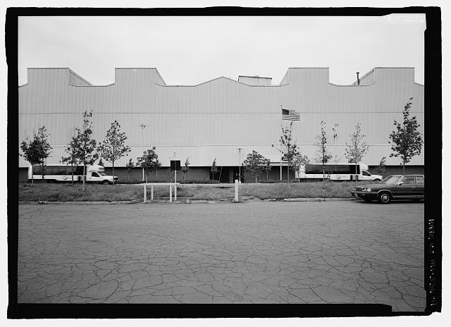 Ford River Rouge Plant B Building FACING N, 330 DEGREES, SOUTH FACADE.