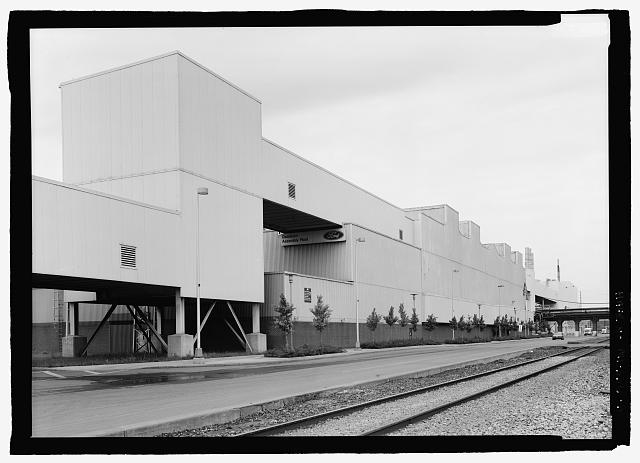 Ford River Rouge Plant B Building FACING NE, 40 DEGREES, PERSPECTIVE VIEW OF SW CORNER