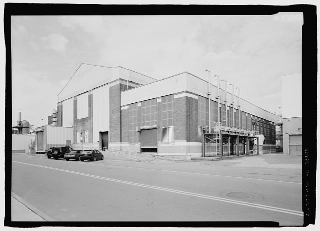 Ford River Rouge Plant Medical Building LOOKING N, OBLIQUE PERSPECTIVE OF WEST ELEVATION OF MEDICAL CENTER. 