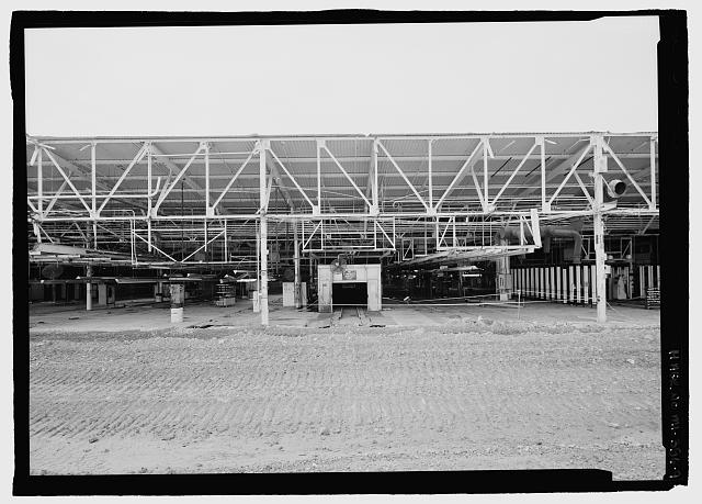 Ford River Rouge Plant B Building LOOKING S, 130 DEGREES, AT NORTH ELEVATION. COLUMN C16 JUST LEFT OF CENTER.