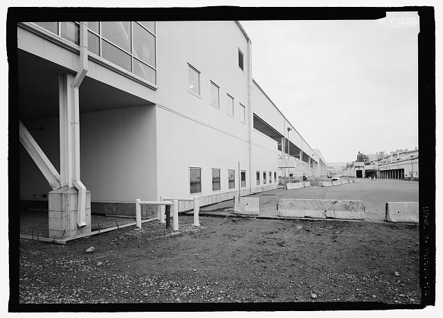 Ford River Rouge Plant B Building EAST SIDE OF ASSEMBLY PLANT, WITH NEW DETROIT TRUCK PLANT TO THE LEFT, FACING E (86 DEGREES).