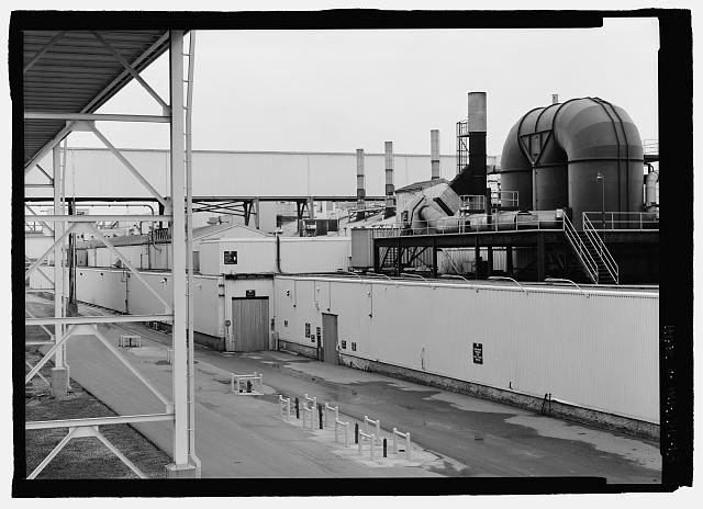 Ford River Rouge Plant B Building LOOKING SW (148 DEGREES), OBLIQUE VIEW OF EAST SIDE OF ASSEMBLY PLANT.